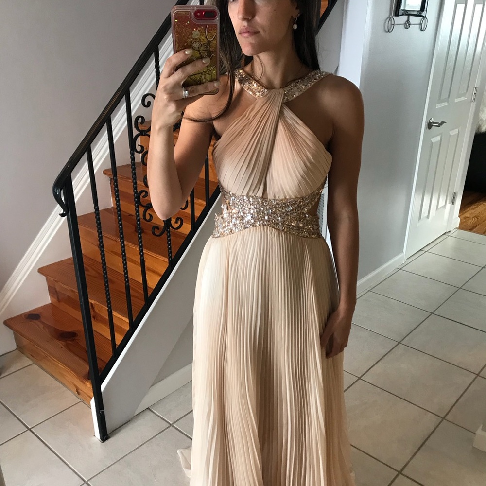 Gorgeous Champagne Sequin Halter Gown (3/4)